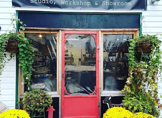 canada/haliburton-highlands/shop/blackbird-pottery