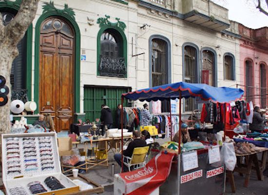 uruguay/montevideo-coast/shop/feria-de-tristan-narvaja