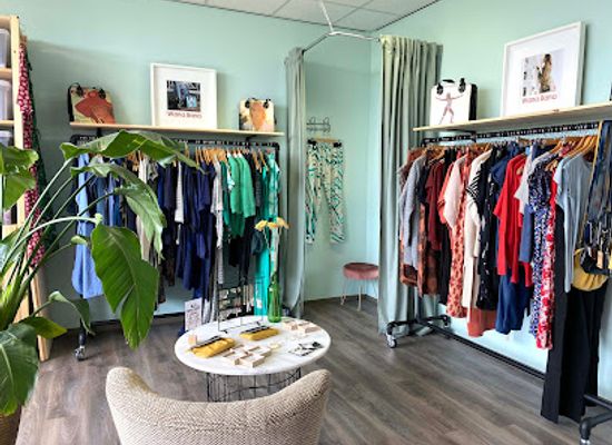 netherlands/utrecht/shop/awear-duurzame-kleding-sieraden-en-tassen-utrecht