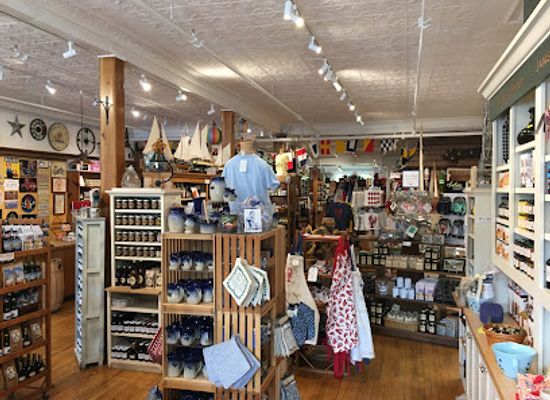 maine/bar-harbor/shop/the-acadia-country-store