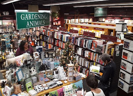 california/pasadena/playhouse-district/shop/vroman-s-bookstore