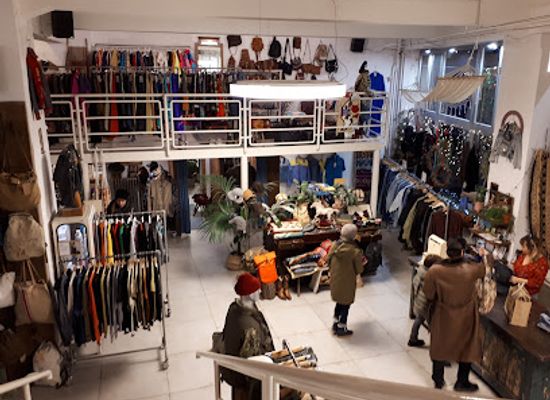 hungary/hajdusag/shop/retrock-designer-vintage-store