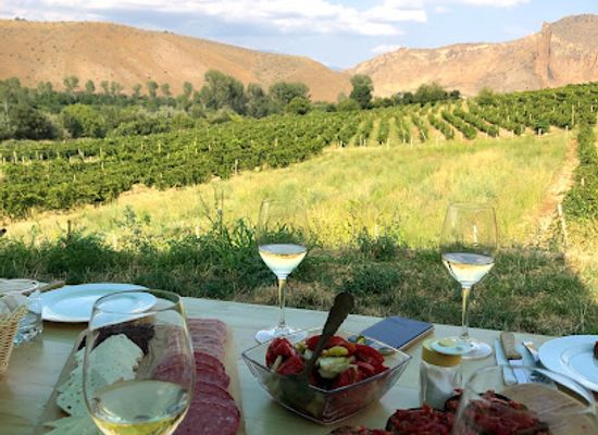 armenia/areni-wine-region/shop/momik-winecube