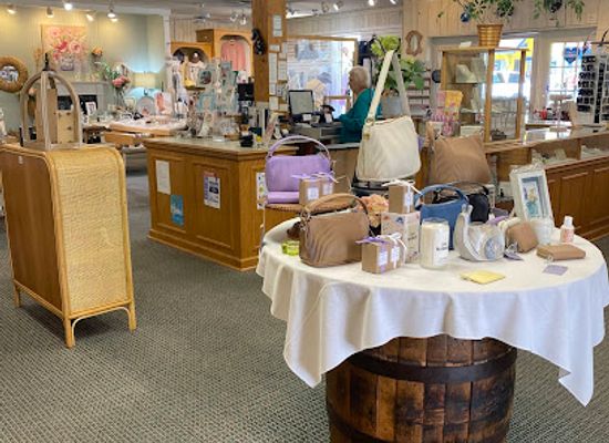 michigan/upper-peninsula/shop/the-mole-hole