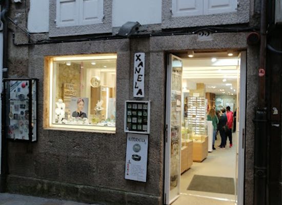 spain/santiago-de-compostela/shop/xanela-agasallos