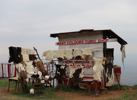 kenya/nyandarua-range/shop/many-colours-curio-shop