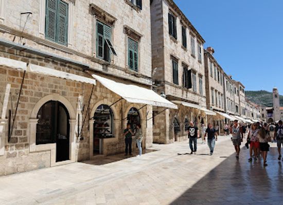 croatia/dalmatia/shop/dubrovnik-city-shop-iron-throne