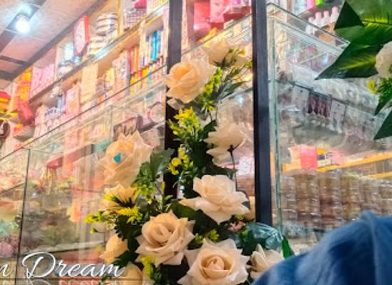 pakistan/kaghan-valley/shop/fashion-dreams