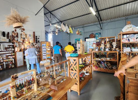 new-caledonia/yate/shop/handicraft-market