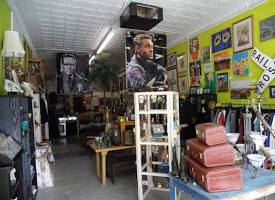 new-mexico/truth-or-consequences/shop/vic-s-broadwaynewmexico