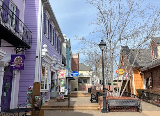 missouri/table-rock-lake/shop/grand-village-shops