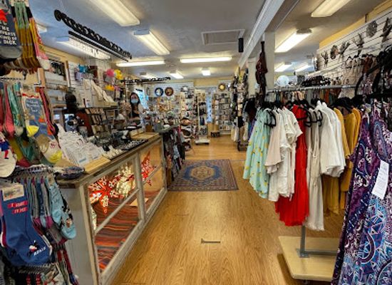florida/tallahassee-area/shop/quarter-moon-imports