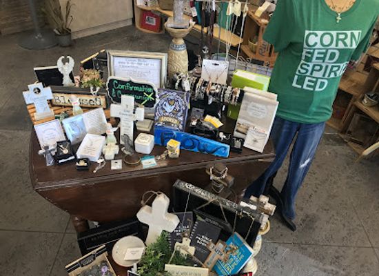 iowa/southwest-iowa/shop/hidden-treasures-gifts-book-tea-que