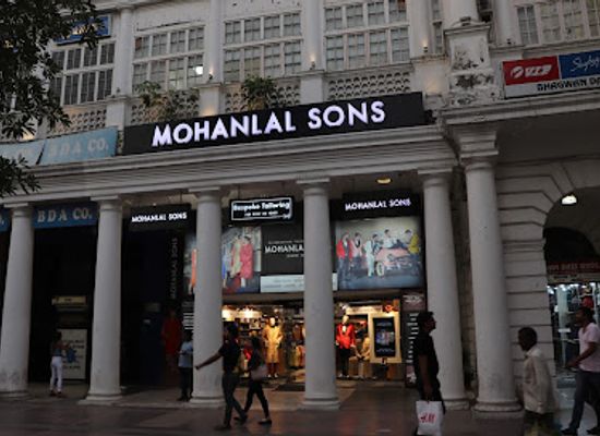 india/delhi/connaught-place/shop/van-heusen-clothing-store-connaught-place-a-block-new-delhi