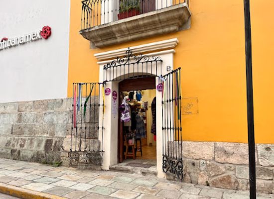 mexico/mixteca/shop/mia-de-oaxaca-tienda-de-artesanias-productos-oaxaquenos-y-productos-naturales-ropa-tipica