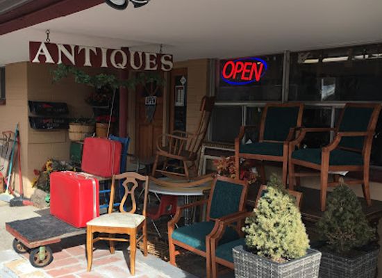 arizona/coconino-county/shop/aunt-maude-s-antique-mall