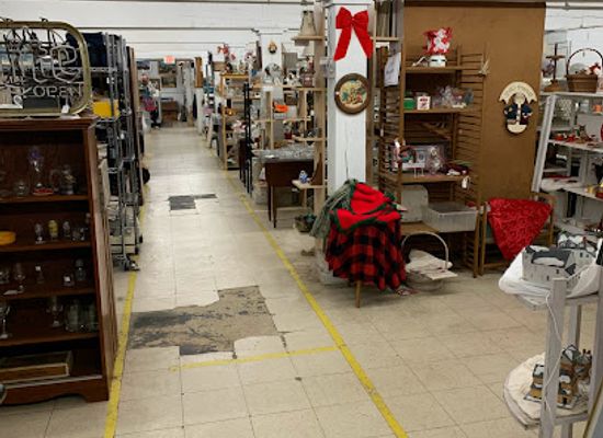 massachusetts/south-coast/shop/new-bedford-antiques-at-the-cove