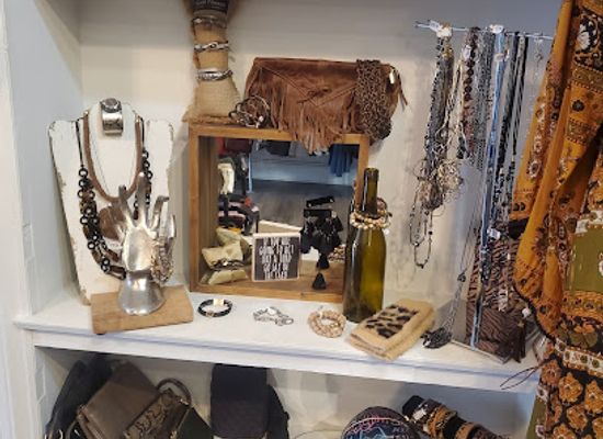 illinois/naperville/shop/karisma-boutique