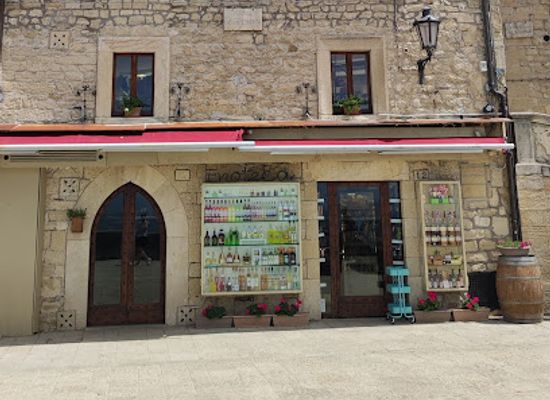 san-marino/chiesanuova/shop/enoteca-del-pianello