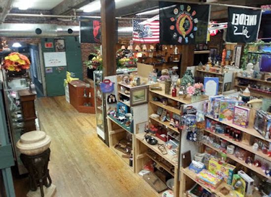 massachusetts/central-massachusetts/shop/sturbridge-flea-market