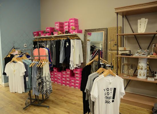 indiana/the-ohio-river-valley/shop/sapphire-on-spring-boutique