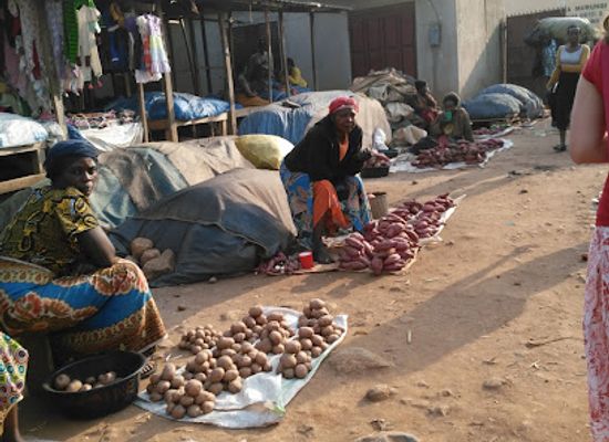 uganda/kibale-national-park/shop/kabundiare-market