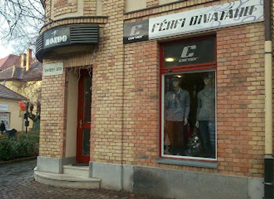 hungary/vac/shop/corner