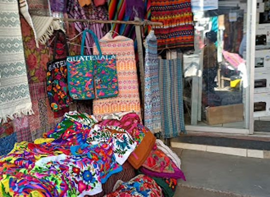 guatemala/chichicastenango-market/shop/plaza-y-mercado-santo-tomas