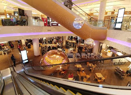 ukraine/kyiv/podil/shop/tsum