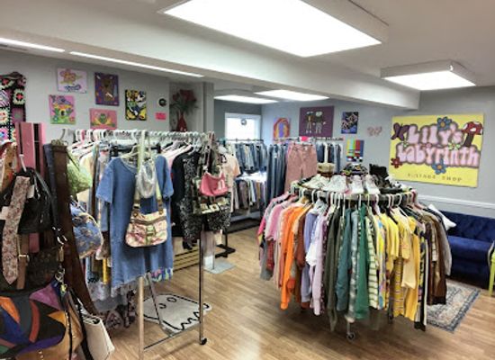 indiana/muncie/shop/lily-s-labyrinth-vintage-shop