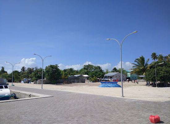 maldives/dhaalu-atoll/shop/maaenboodhoo-harbor