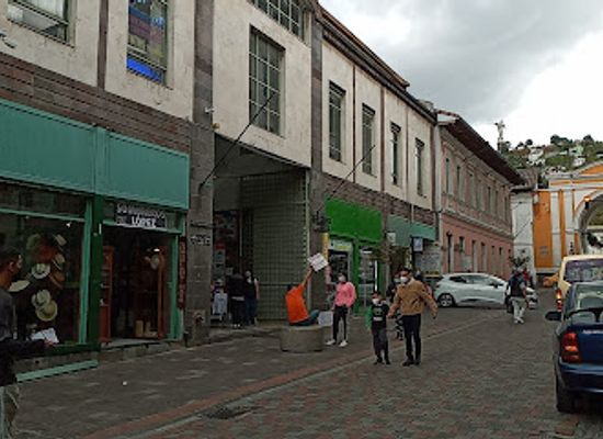 ecuador/andean-highlands/shop/sombreros-lopez