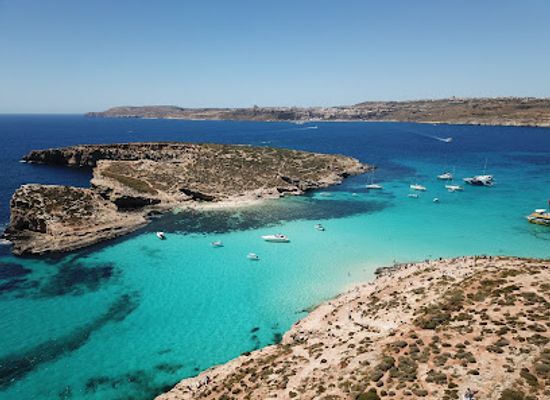 malta/mellieha-bay-area/shop/bottles-and-bottles