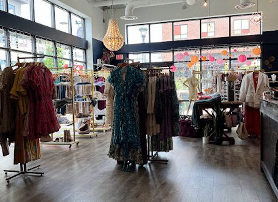 pennsylvania/hershey/shop/three-little-birds-boutique