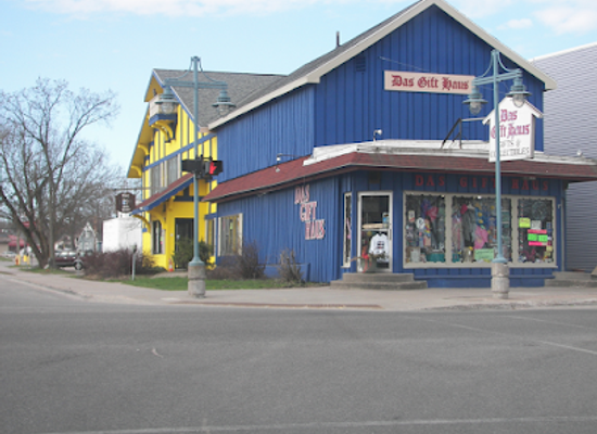 michigan/northern-michigan/shop/das-gift-haus