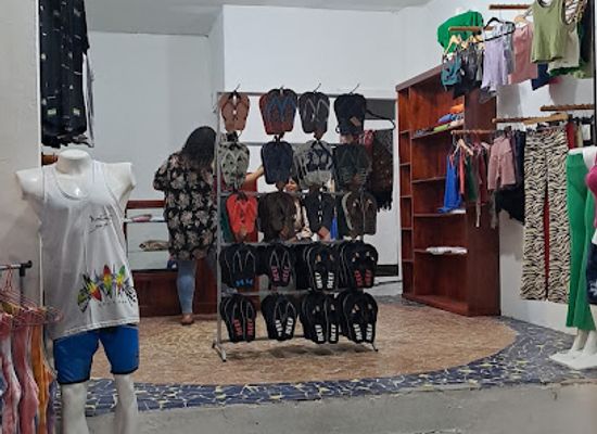 ecuador/montanita-beach/shop/monitor-boutique-de-playa