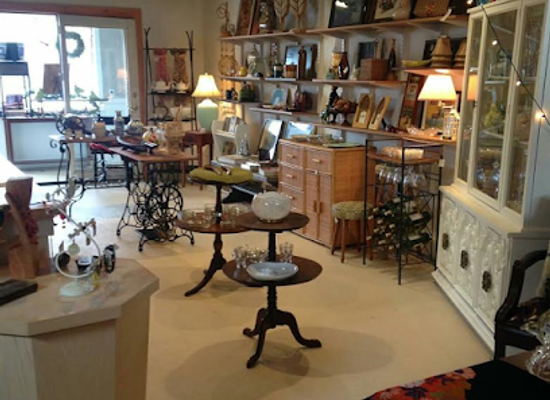 new-hampshire/seacoast/shop/decades-treasures-past-present