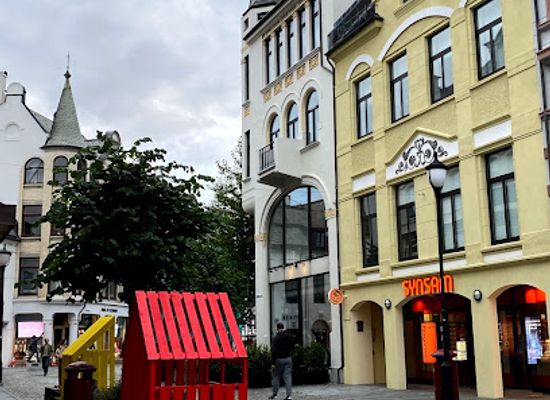 norway/alesund/shop/st-olavs-plass