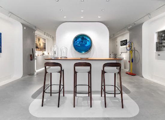 switzerland/lake-geneva-region/shop/mb-f-m-a-d-gallery