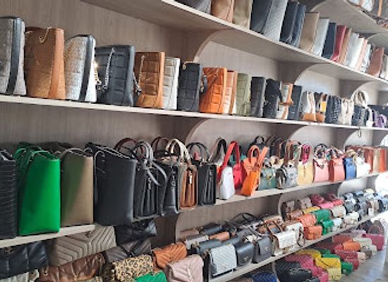 seychelles/ile-moyenne/shop/world-of-brands