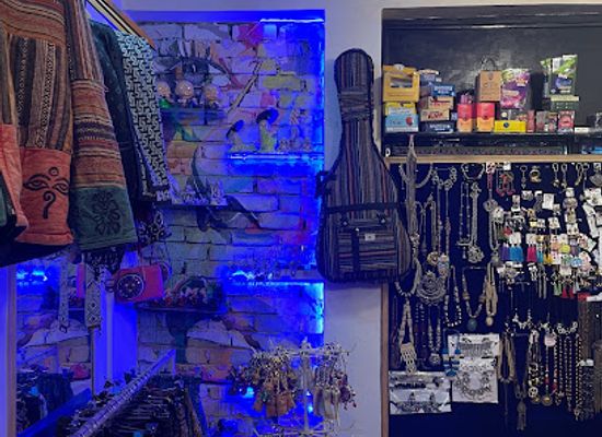 india/manali/old-manali/shop/rudra-hand-craft-and-clothing