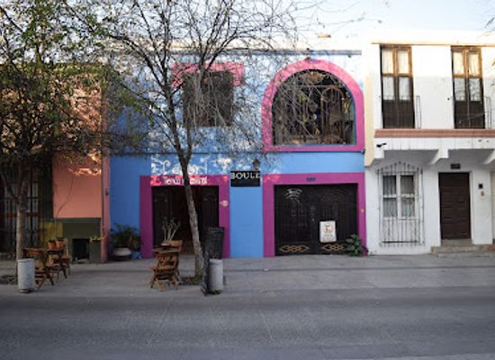 mexico/monterrey/barrio-antiguo/shop/colibri-tienda-artesanal-antes-la-luz-del-barrio