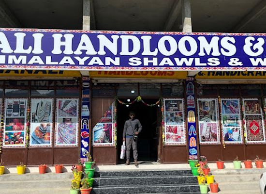 india/manali/shop/manali-handloom-house