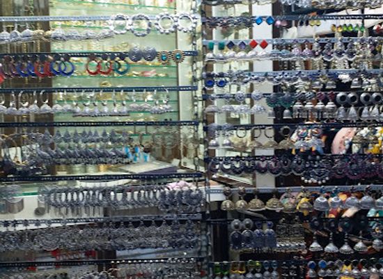 india/mumbai/colaba/shop/colaba-market