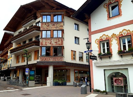 austria/grossglockner/shop/swarovski-partner-store-ensmann