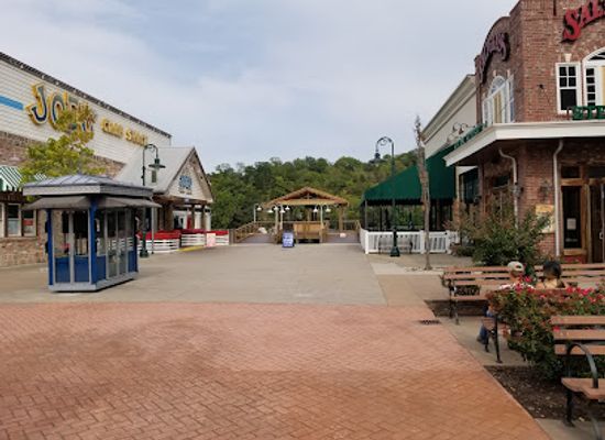 missouri/missouri-river-valley/shop/branson-landing