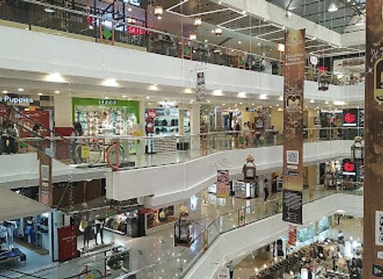 indonesia/yogyakarta/malioboro/shop/matahari-department-store-plaza-malioboro