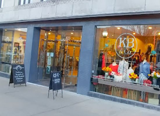 kansas/lawrence/shop/kb-co-a-cooperative-boutique