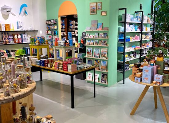 netherlands/rotterdam/kop-van-zuid/shop/it-s-a-present-rotterdam