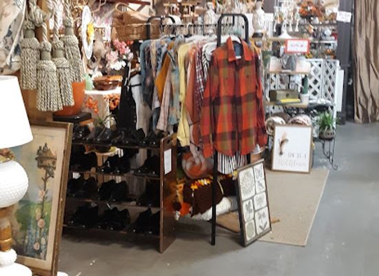 washington/marysville/shop/attic-blossoms-gift-shoppe-and-erika-s-budget-wedding-boutique